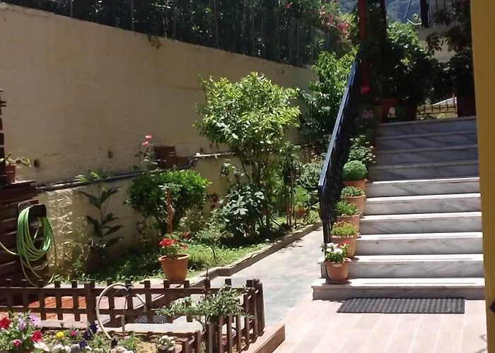 Sofia Margarita's 2* Agios Gordios (Corfu)